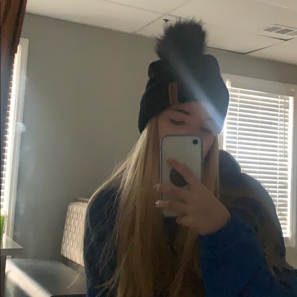 winter hat - Picture 3 of 3